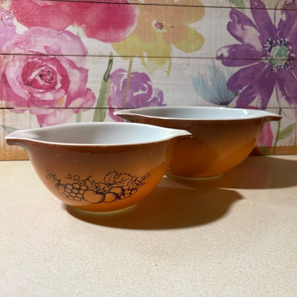 Set/2 Vintage Pyrex ‘Old Orchard’ 60’s Cinderella Nesting Serving Bowls
